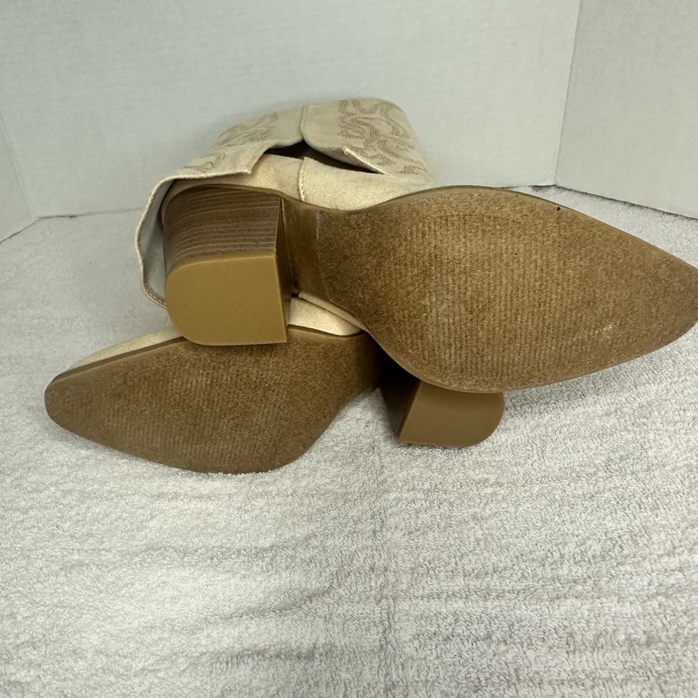 Dream Pairs Womens Fold Over Embroidered Cowgirl Boots Beige Suede Size 6 - Picture 6 of 6